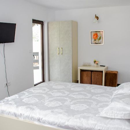 Ge-Lux Villa Incesti Buitenkant foto