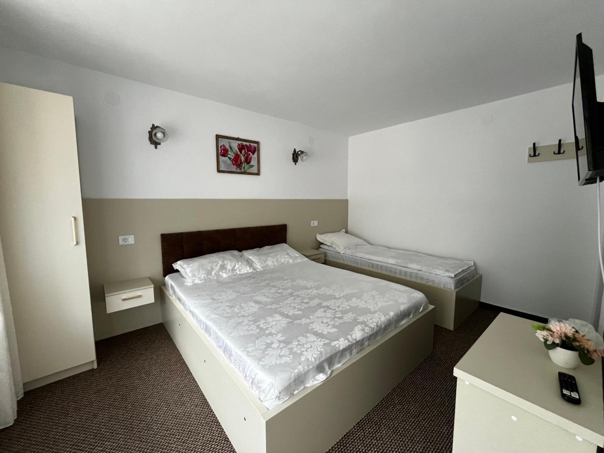 Ge-Lux Villa Incesti Buitenkant foto