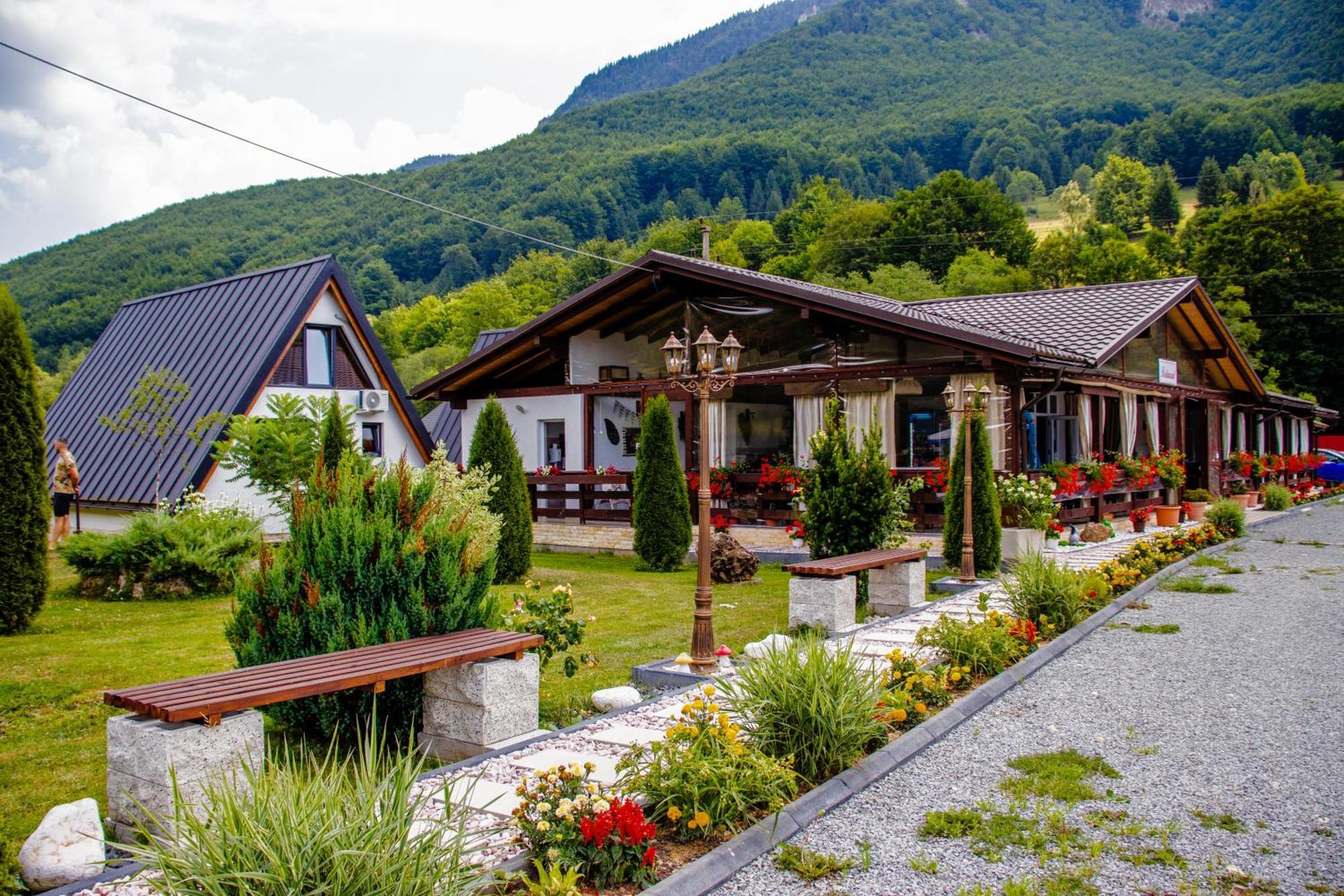 Ge-Lux Villa Incesti Buitenkant foto