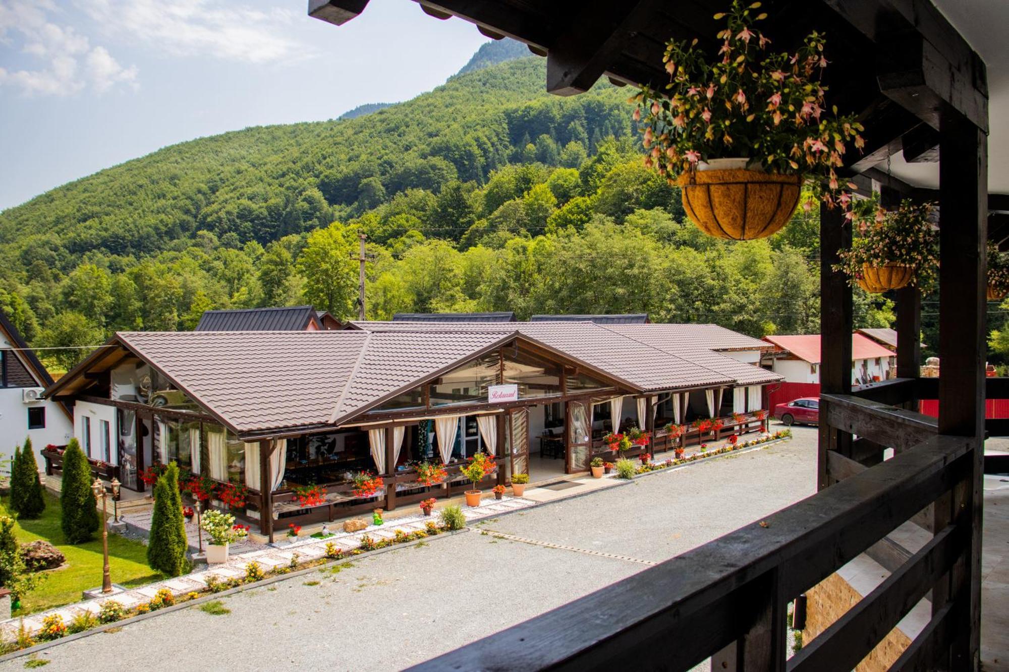 Ge-Lux Villa Incesti Buitenkant foto