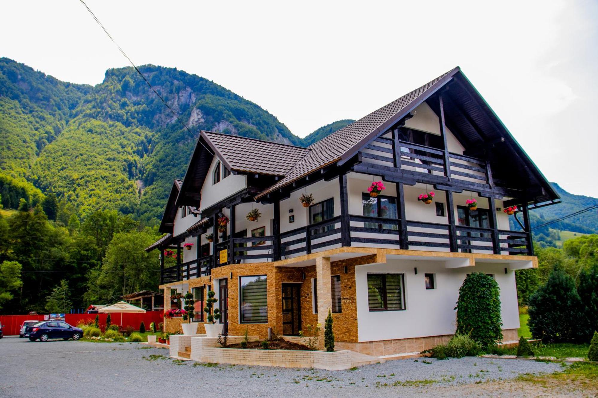 Ge-Lux Villa Incesti Buitenkant foto